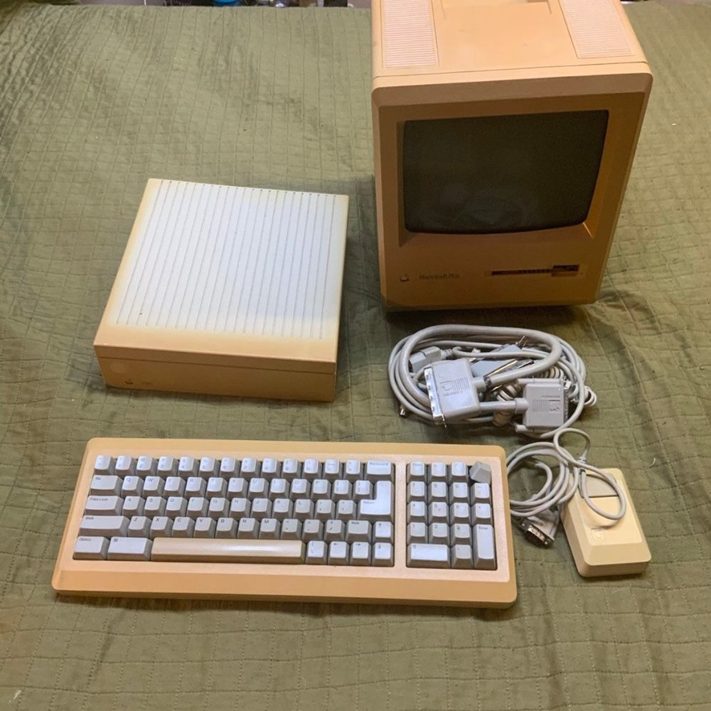 Macintosh Plus 1Mb and Hard Disk 20SC